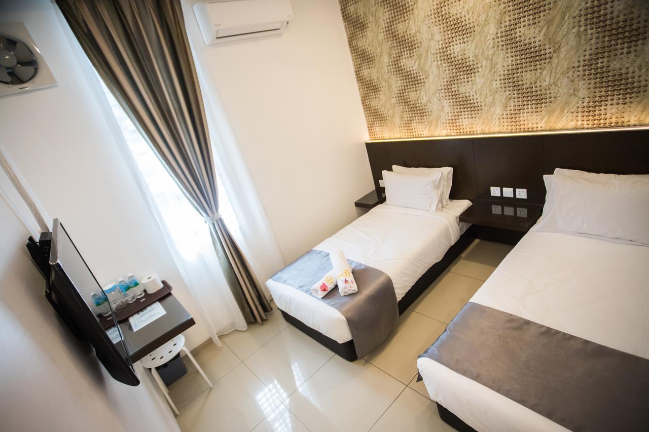 IM 96 Villa Kuantan Esterno foto