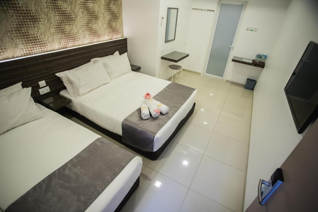 IM 96 Villa Kuantan Esterno foto